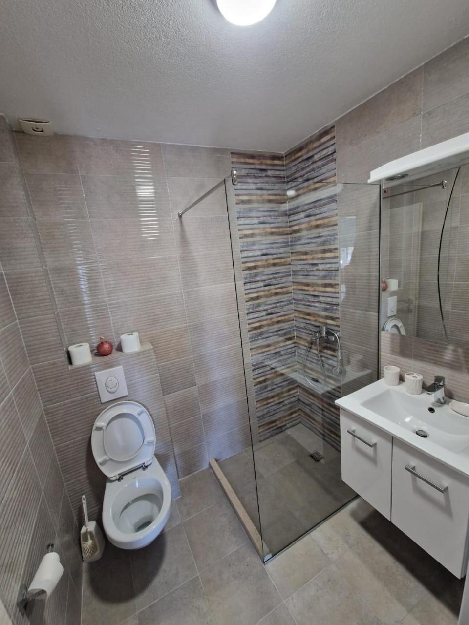 Studio Apartman Happy Home Tivat Ngoại thất bức ảnh